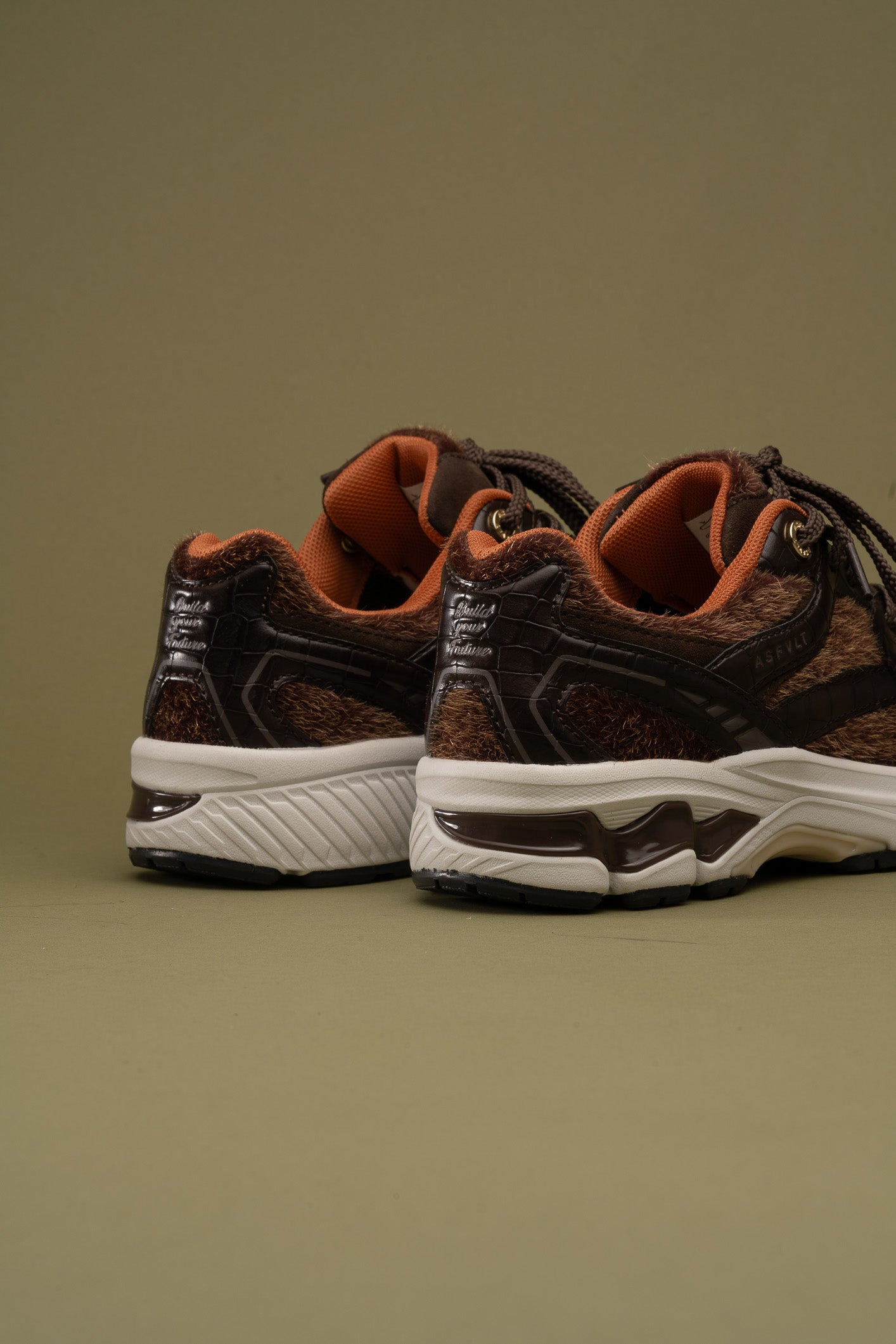 CITY RUN - ARMY OLIVE TAN