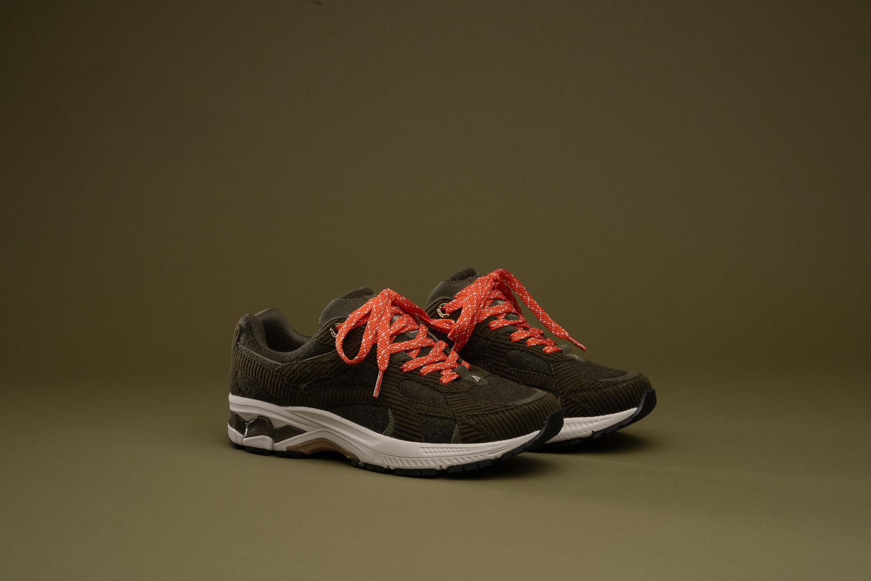 CITY RUN - ARMY OLIVE TAN