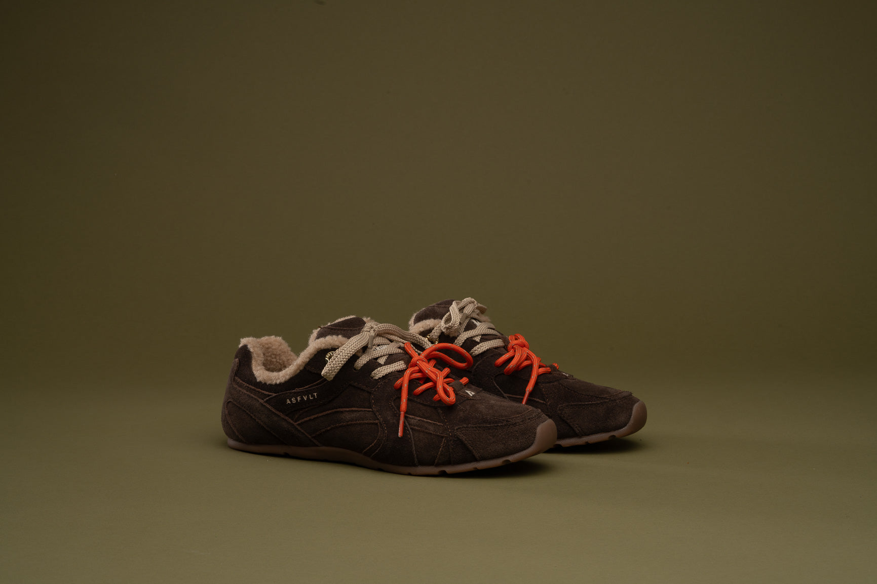 CITY RUN FLAT - DARK BROWN SHERPA