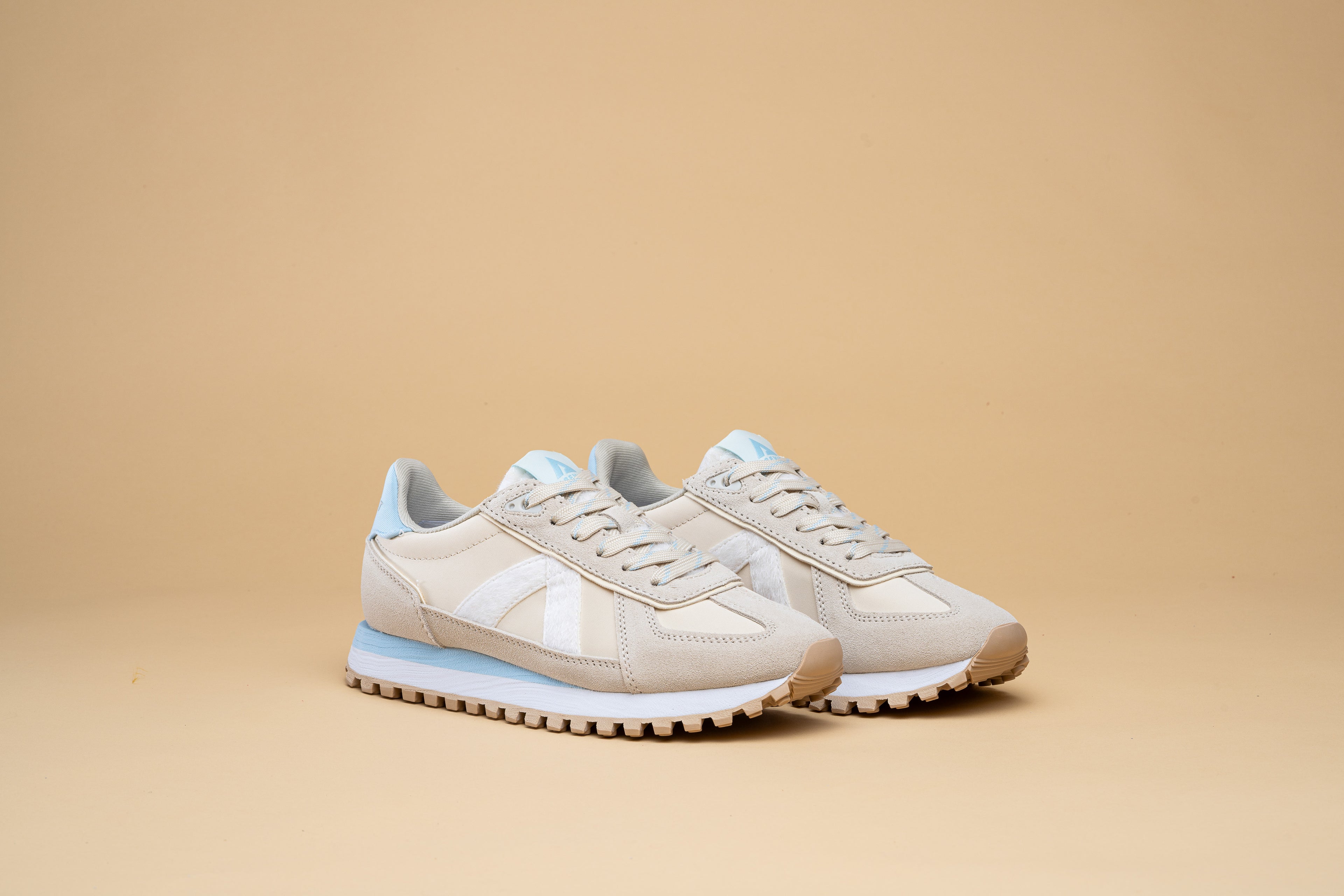 GATE - BEIGE WHITE PONY HAIR