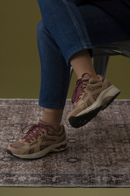 CITY RUN - TAN WINE HERRINGBONE